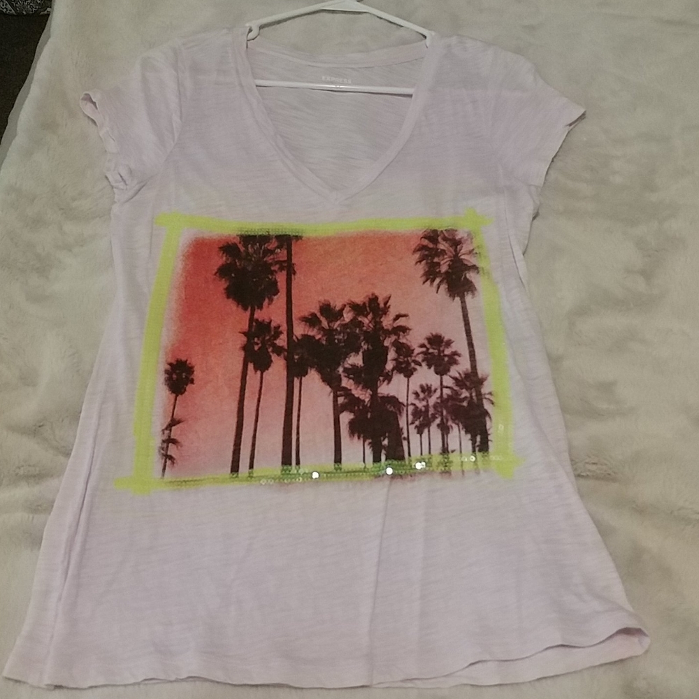 Pink graphic/sequin v-neck tee